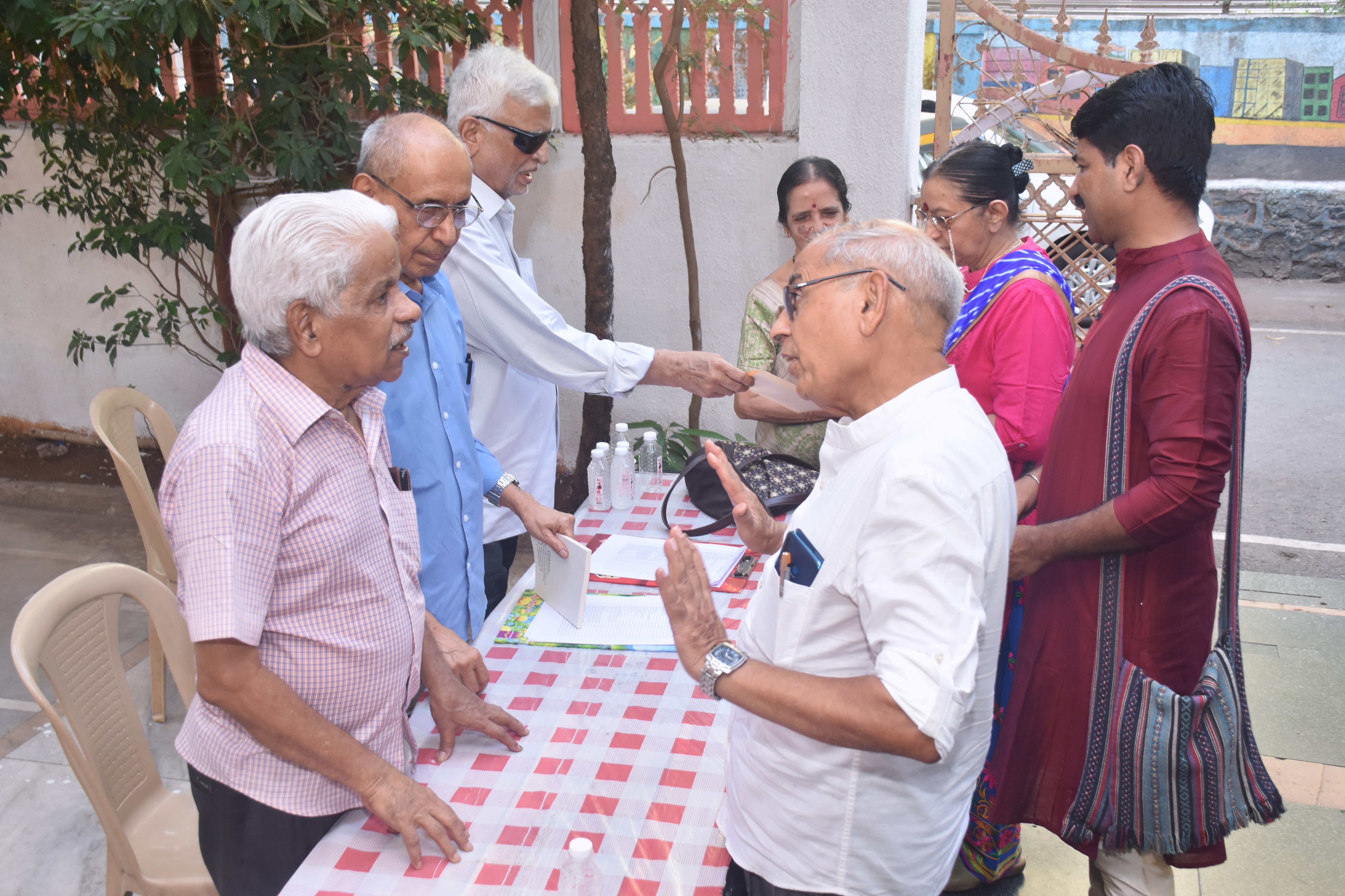 Meeting with the donors, volunteers and well-wishers